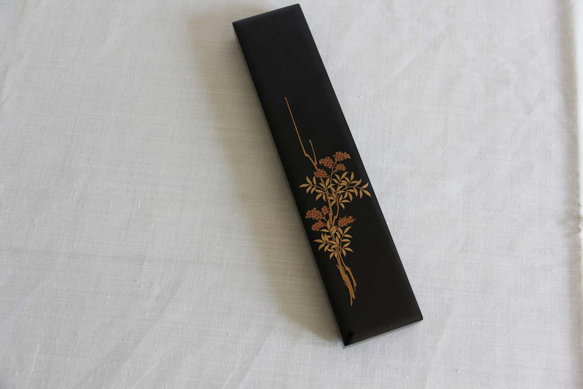 Maki-e lacquer chopstick box, Image 1.