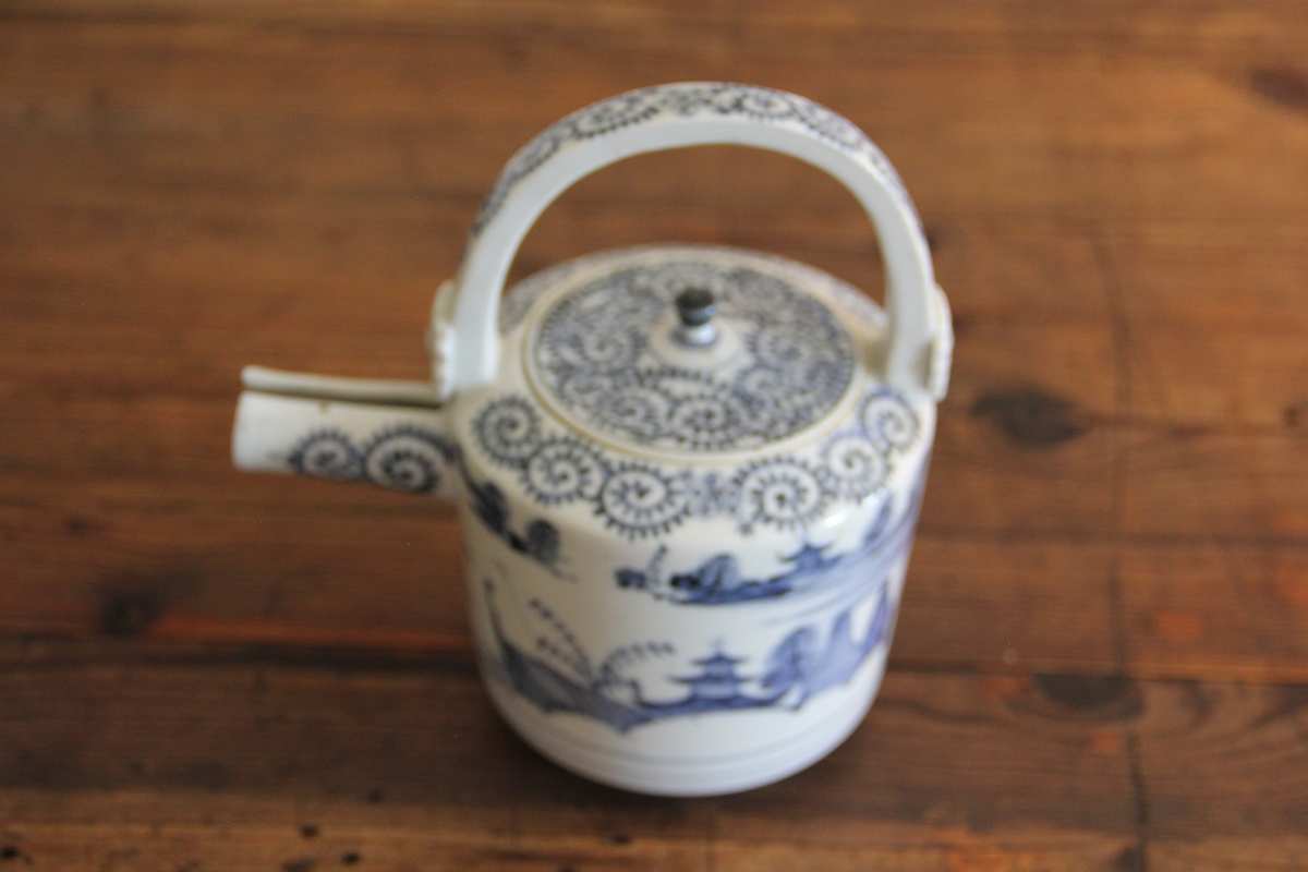 Tea pot, Image 1.