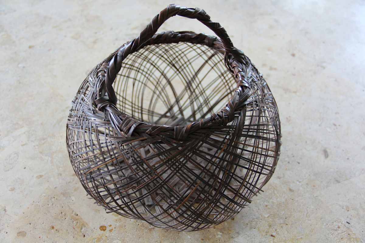 Cache pot, Image 1.