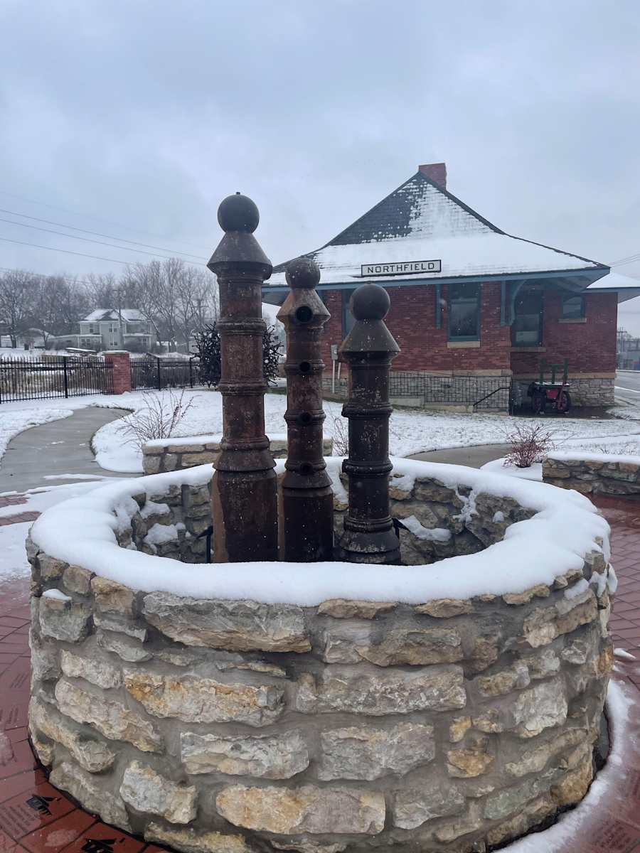 Gateway Bollard Fountain, Image 3.