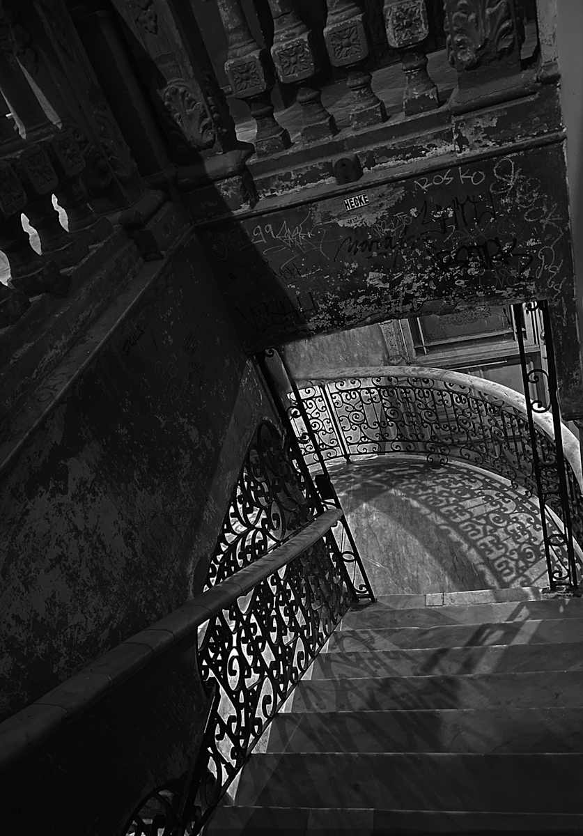 Going Down? (Ed. 1/3) by Kenneth Davis 