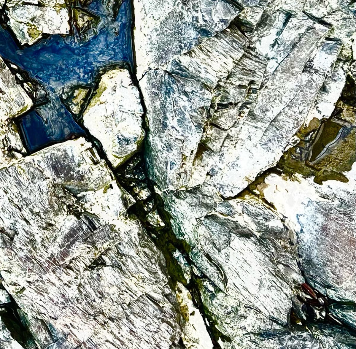 Photo Graphics, no. 28 (photos graphiques, no 28) - "SCULPTED TABLEAU"  Image: July 19, 2022