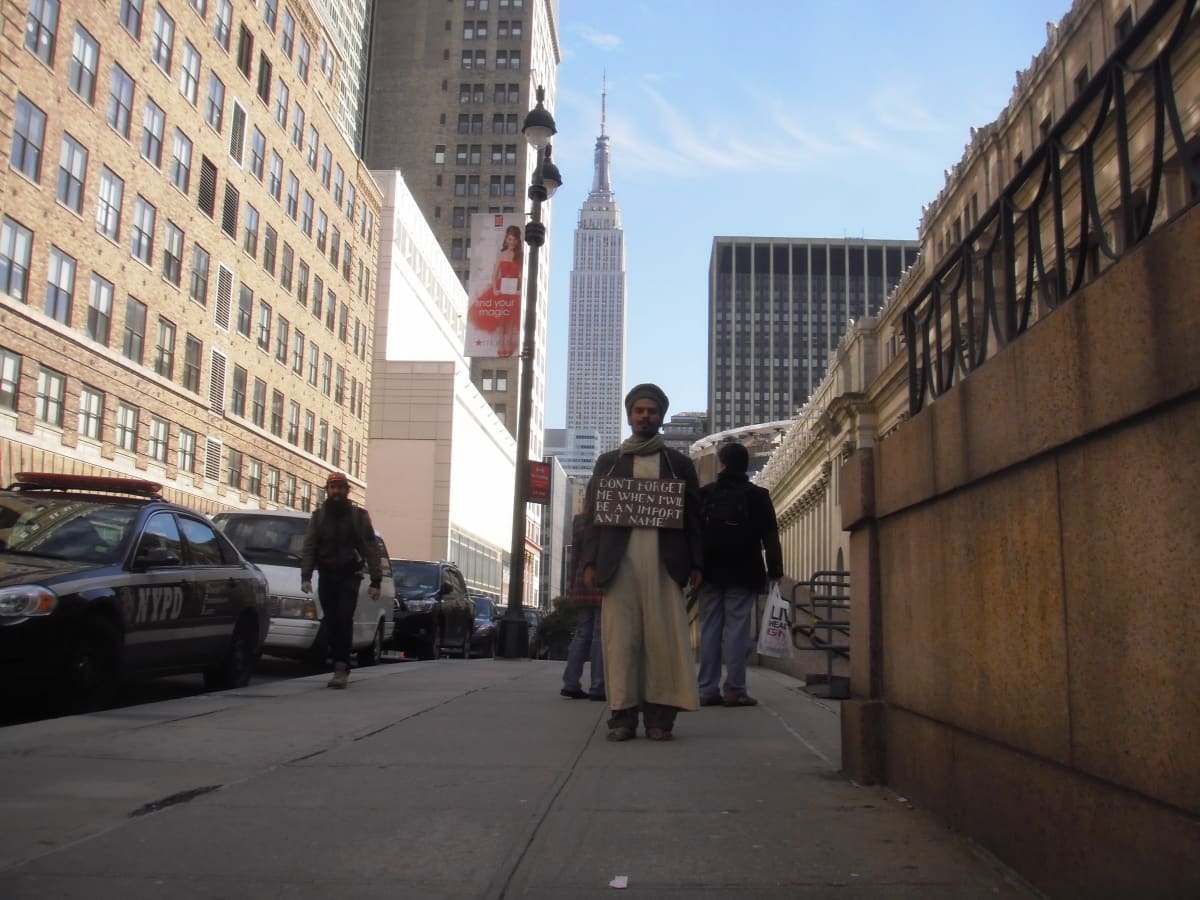 sem título, da série "Notícias de América" by Paulo Nazareth 