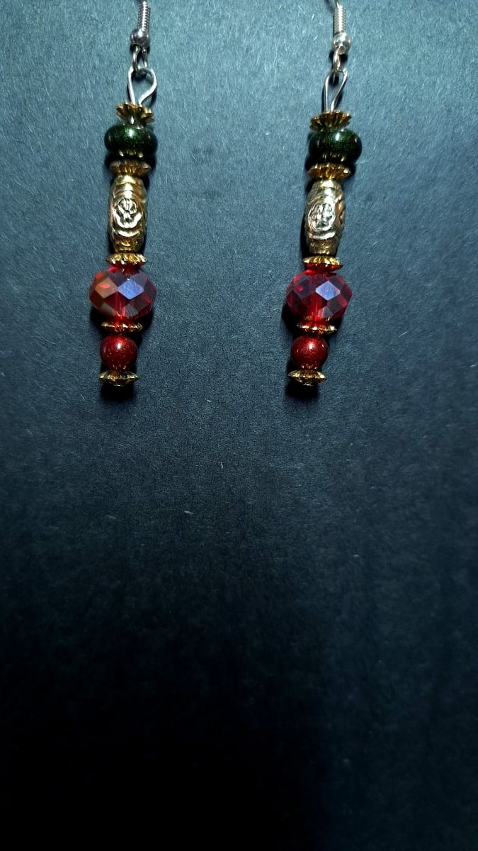 Earrings: Spain by Perry Art Productions "Finding The Beauty"  Image: Black, Red Iridescent, and Red beads with gold tone accents