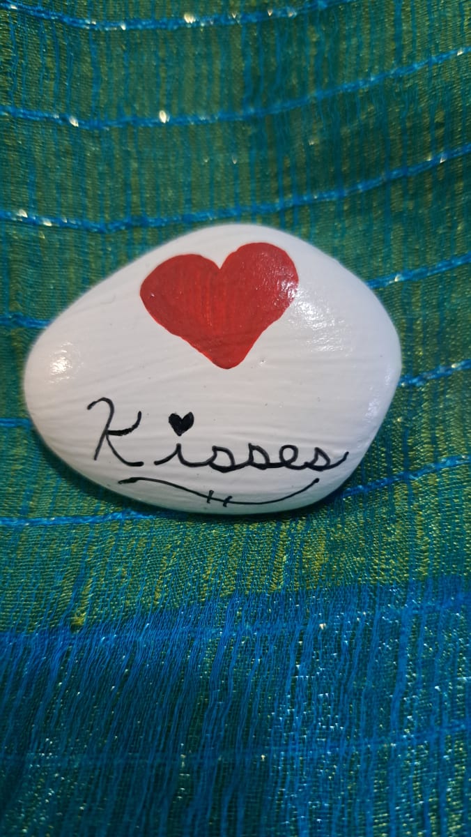 Painted Rock Kisses by Perry Art Productions "Finding The Beauty"              50% off entire site! 