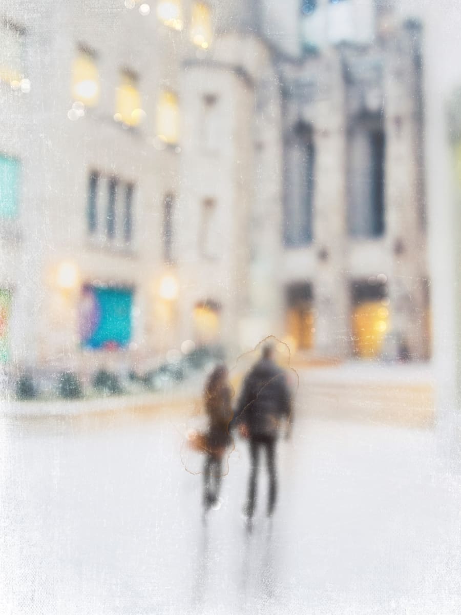 Chicago Evening by Wendy Baker  Image: Couple standing outside old building in Chicago Rain