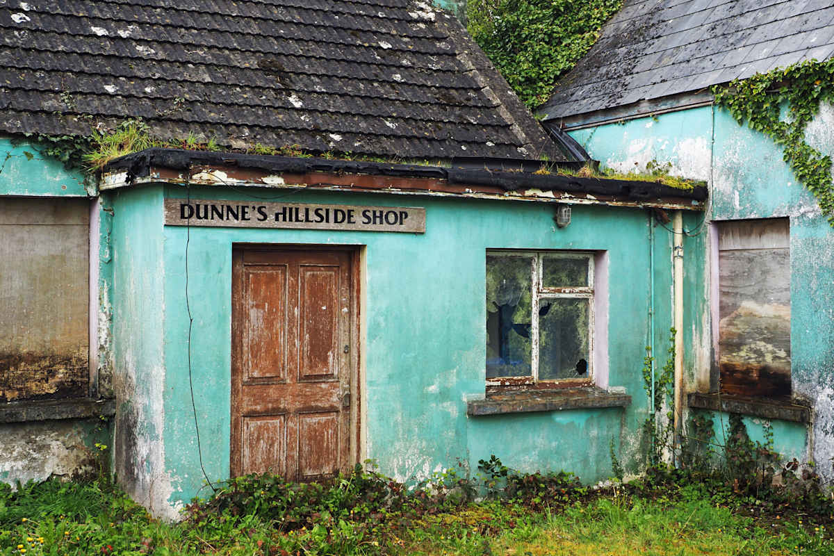 Dunne's Hilltop Show by Mary O'Malley-Joyce, Image 1.