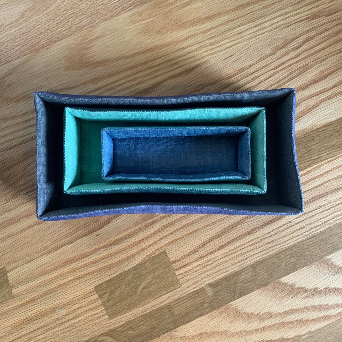 Teal Nesting Nubi Trays by Minji Namkoong 