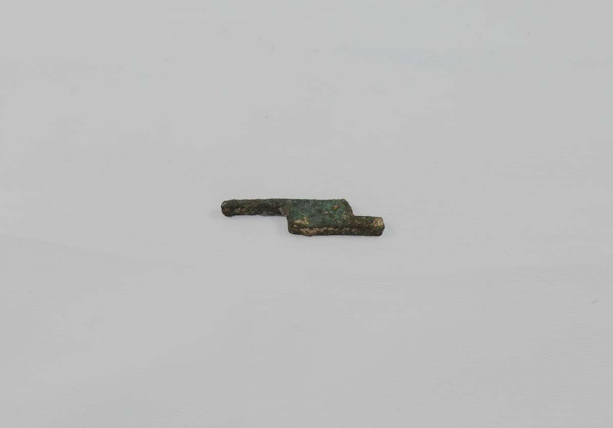 Bronze key (?) 