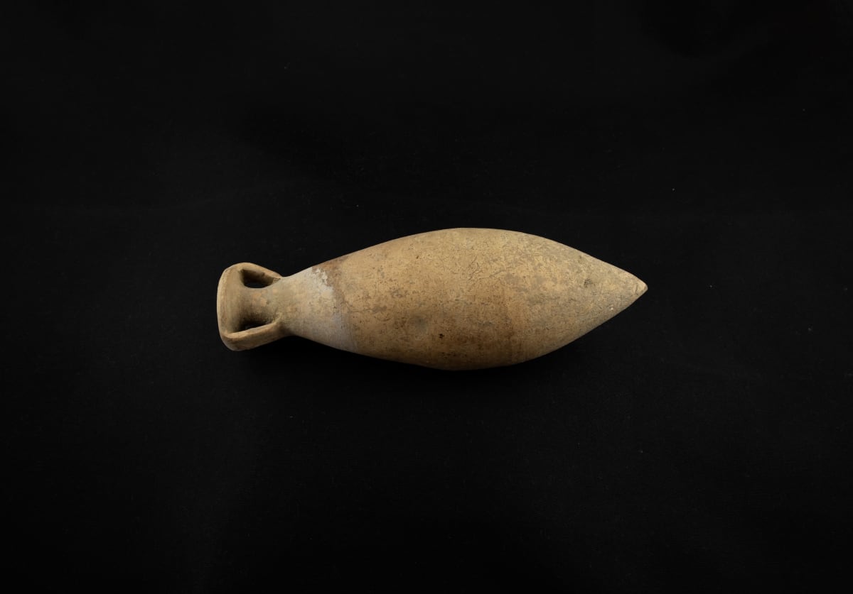 Pointed-foot amphoriskos 