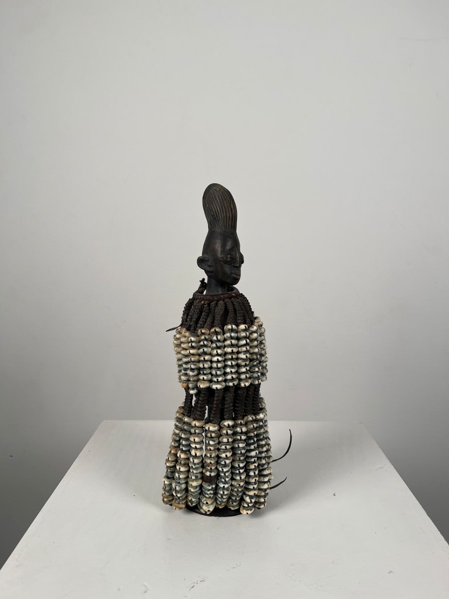 Yoruba Figure by Yoruba culture, Image 2.