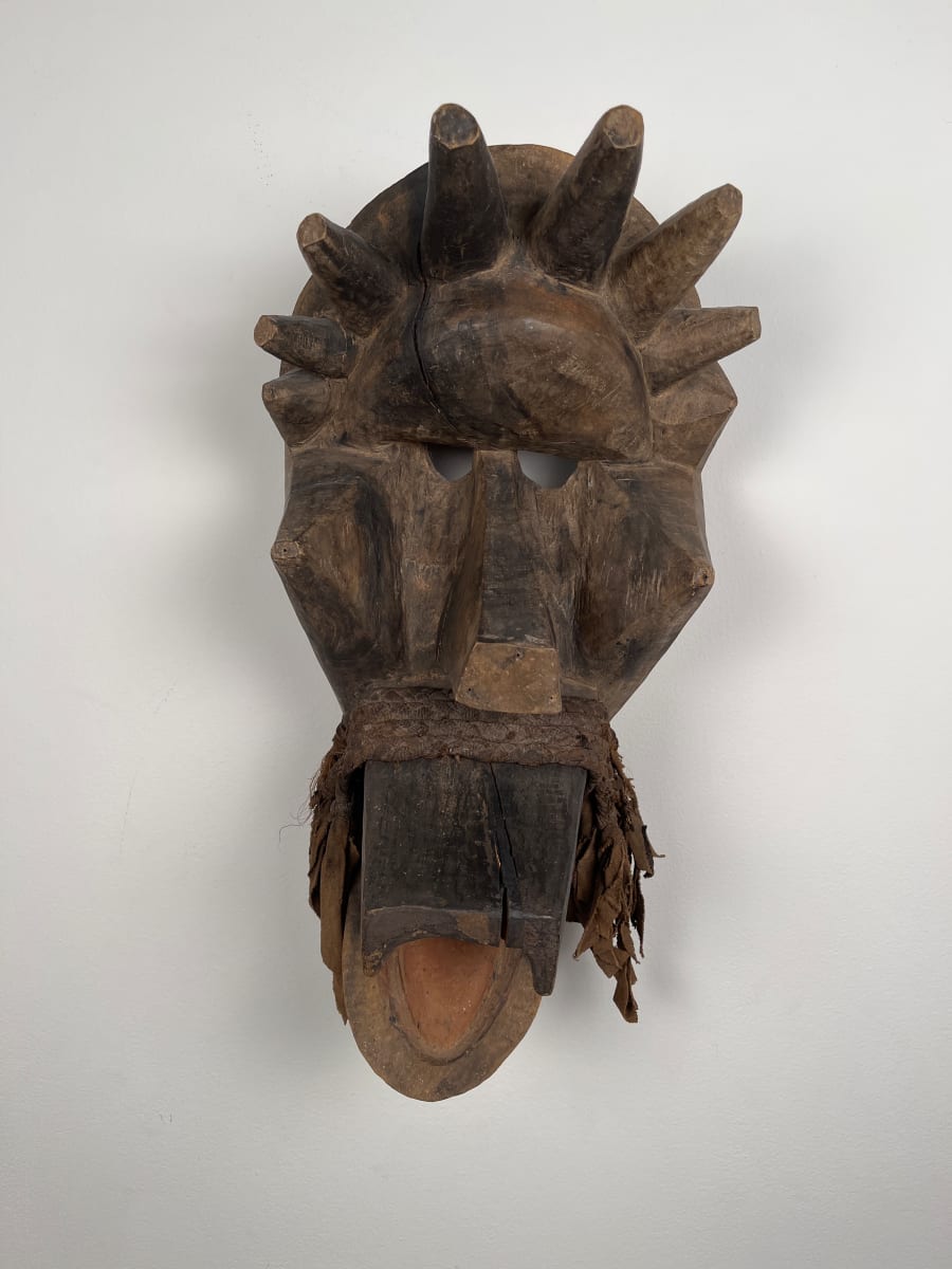 Dan Avenger Mask by Dan culture, Image 1.