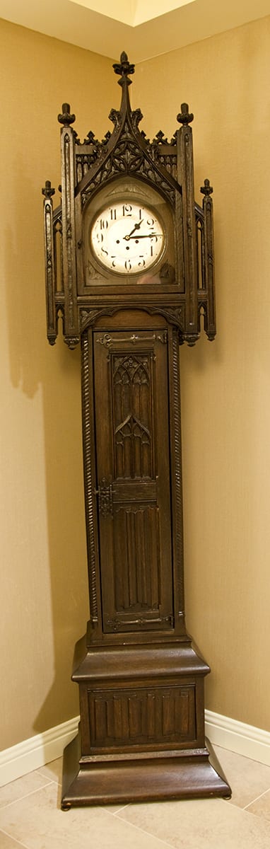 Floor clock by Unknown 