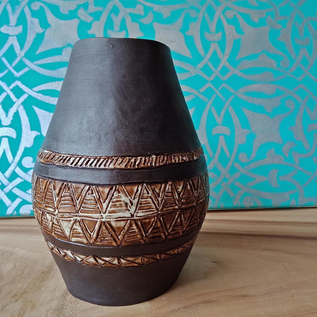 AFRIQUE VASE by Linda Leftwich  Image: Coilbuilt black clay vase