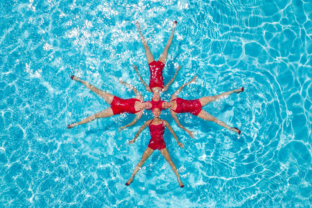 4 Artistic Swimmers by Raf Willems 