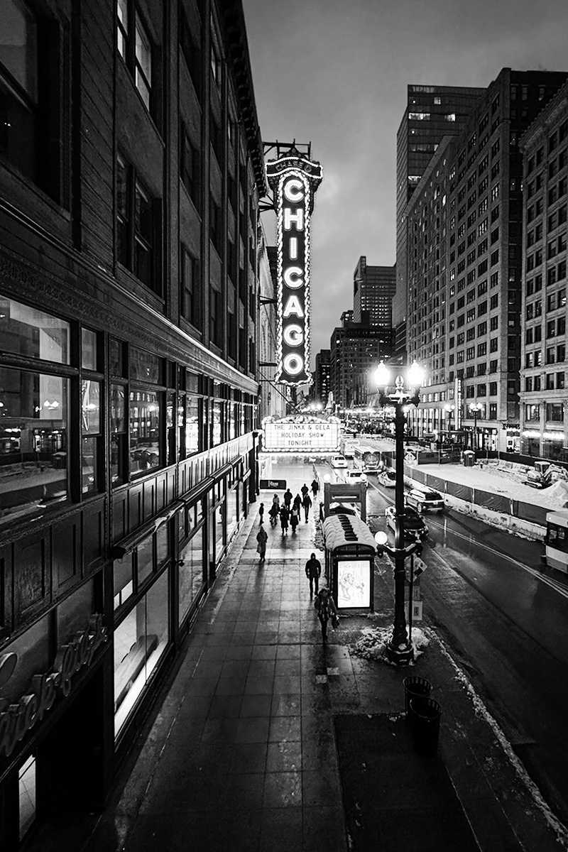The Chicago Theatre by Eric Renard 