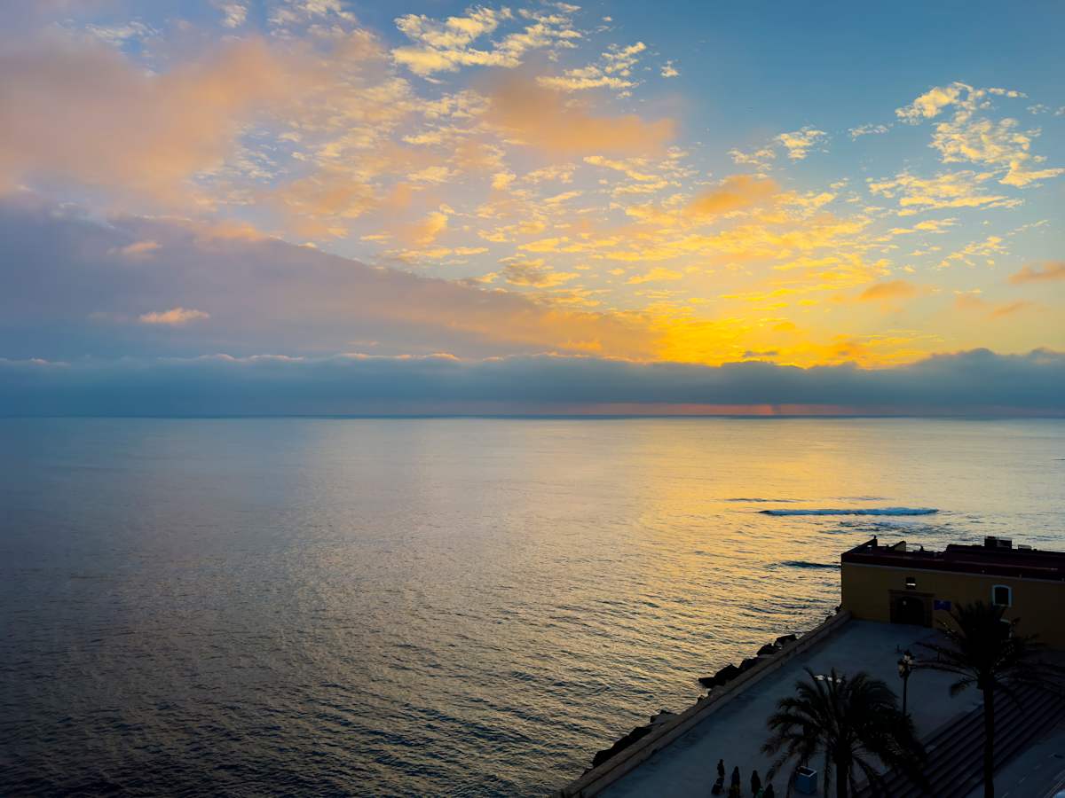 Cádiz Pastel Sunset by Lee Cooper 