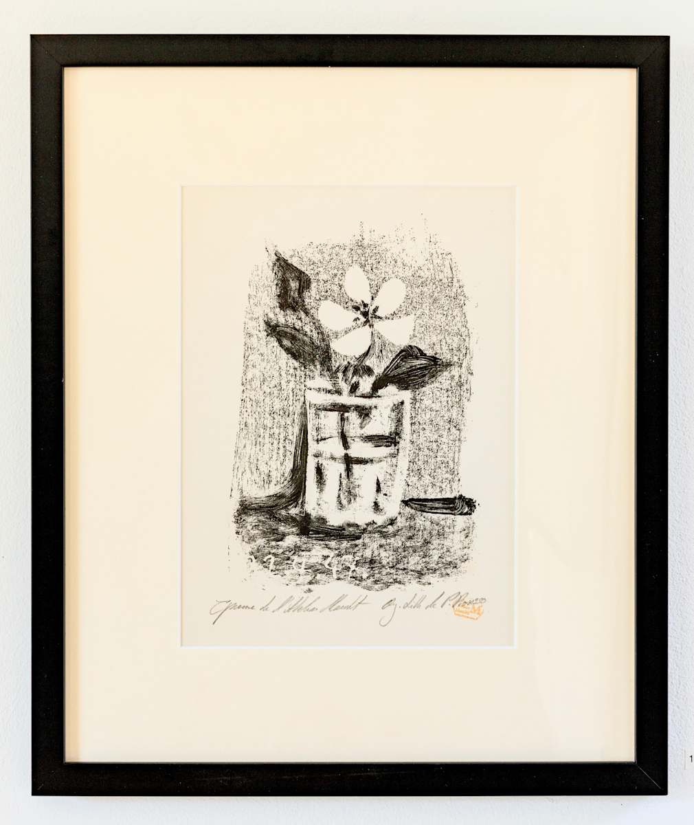 Fleurs dans un verre, n°6 (Flowers in a Glass #6) by Pablo Picasso, Image 3.