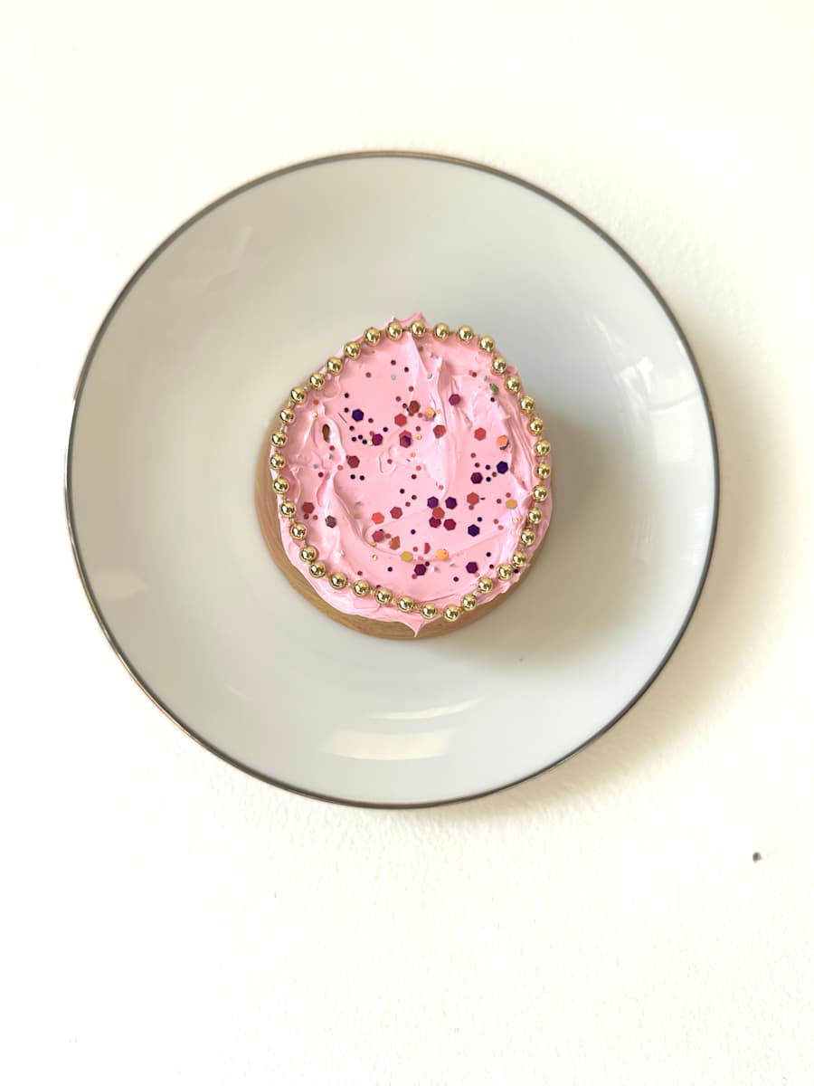 Cake #6 by Shiri Phillips, Image 1.