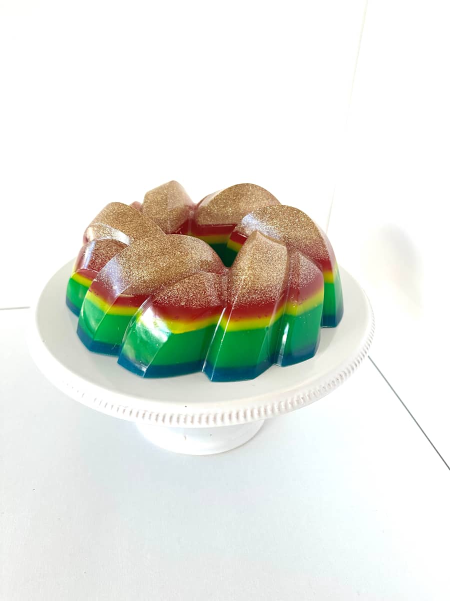 Large Bundt 3 by Shiri Phillips 
