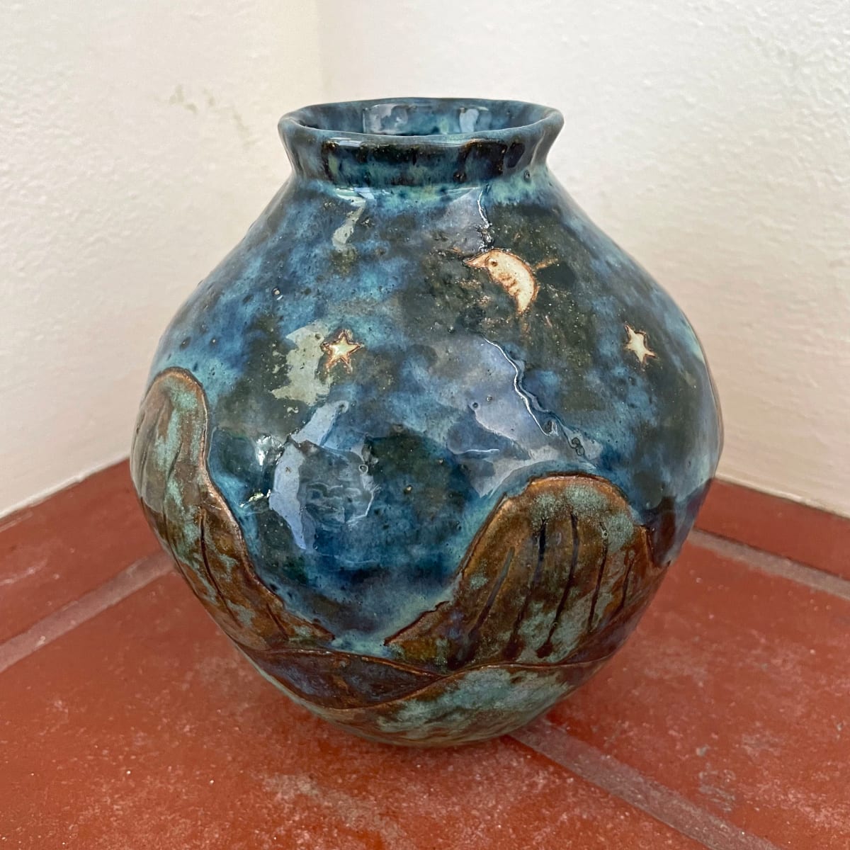 Starry Night and Mountains, a Landscape Vase by Nell Eakin  Image: The Starry Night Vase