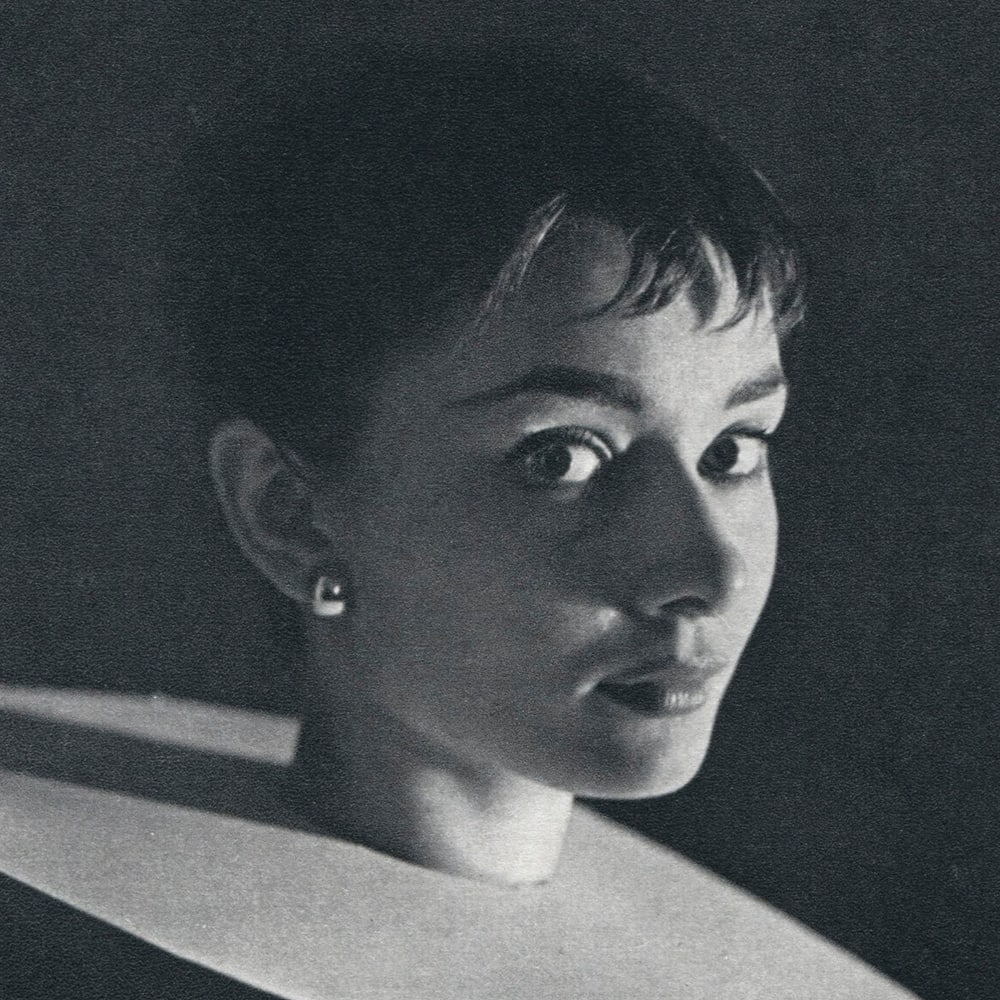Audrey Hepburn 1954 by Cecil Beaton  Image: Detail