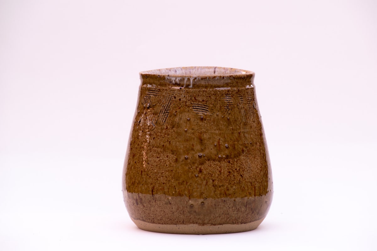 wild pigment vase: bauxite by emma estelle chambers 