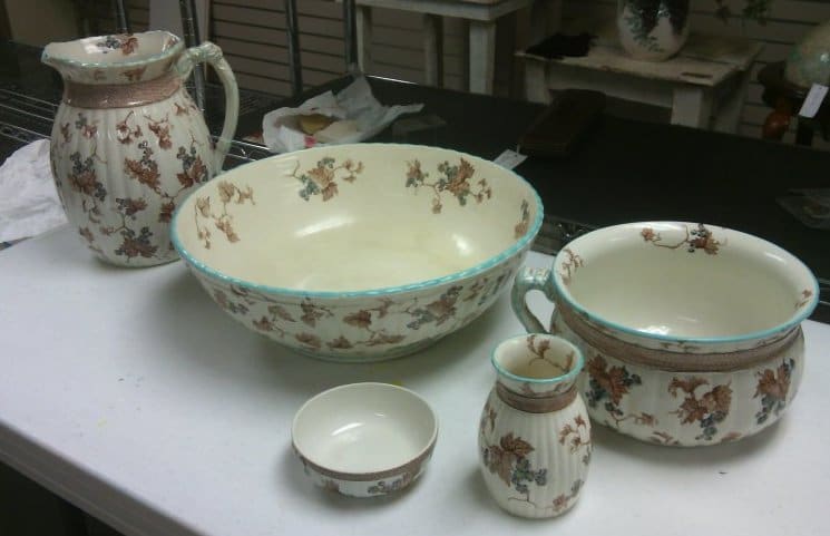 Wash Set with Bordeaux Pattern by Rideways 
