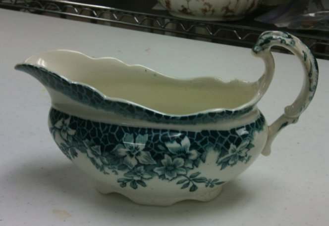 Blue and White Gravy Boat with Ruby Design by Maker Unknown, Image 1.