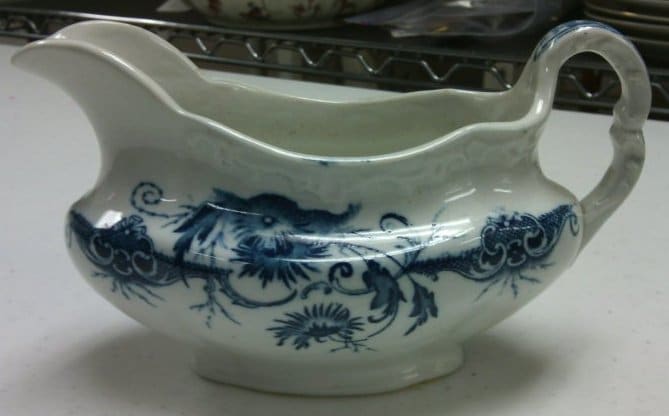 Blue and White Gravy Boat with Braemar Design 