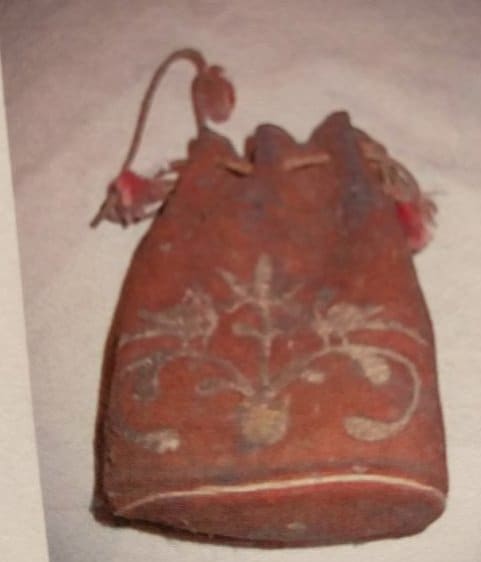 Embroidered leather bag 
