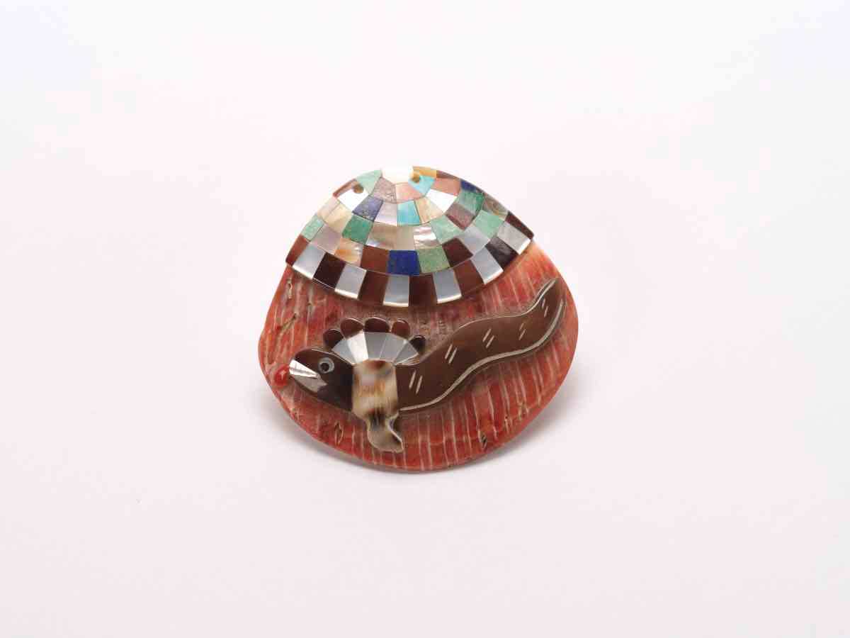 Kolowisi shell pendant by Fabian Homer 