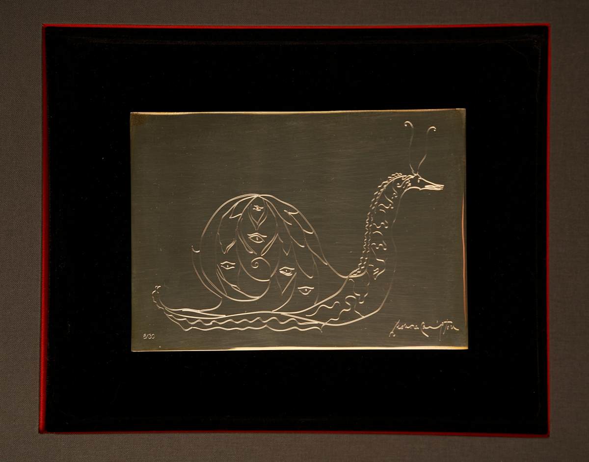GRABADO PERRO CARACOL by Leonora Carrington 