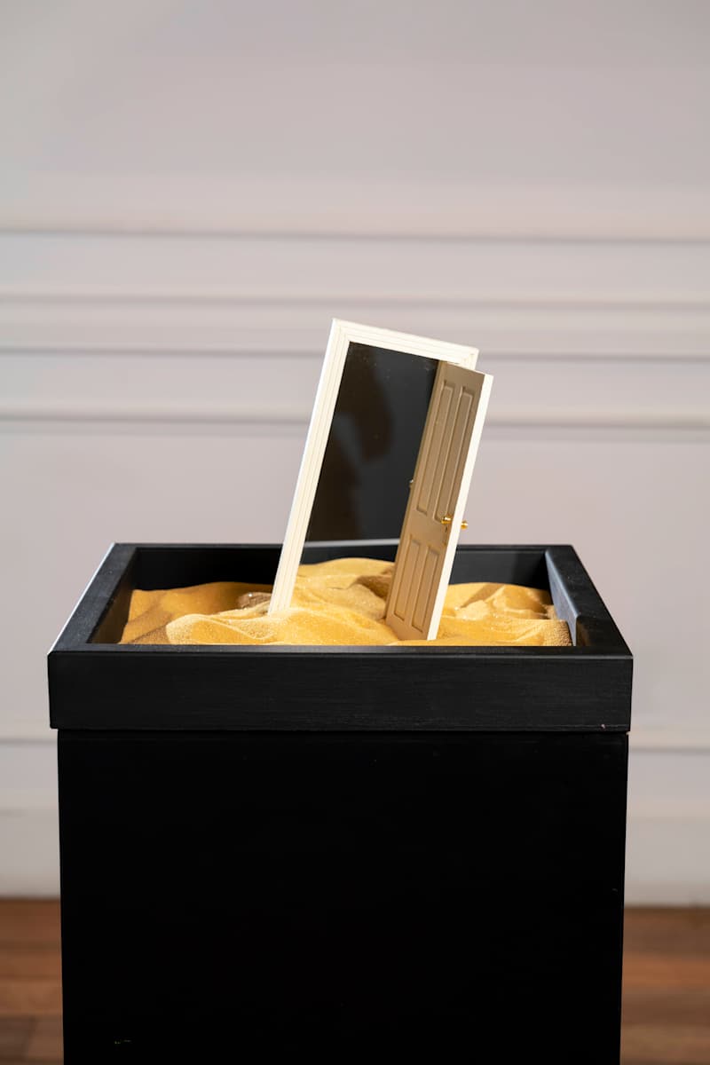 Tide mini sculpture by Shirin Abedinirad 