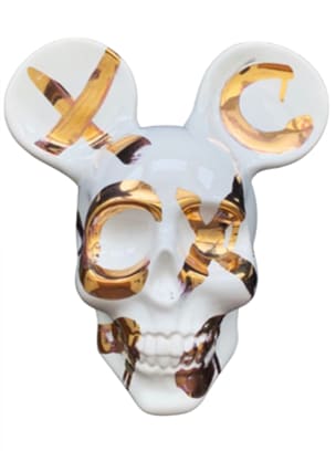 HARAJUKU SKULL II (MICKEY GOLD) by Alonso Cartú 