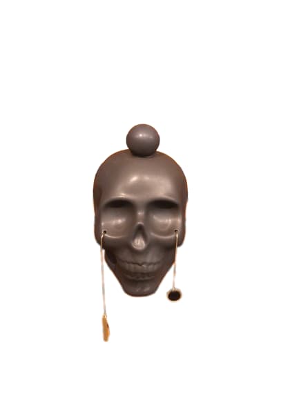 HARAJUKU SKULL IV (BOLA MATE) by Alonso Cartú 