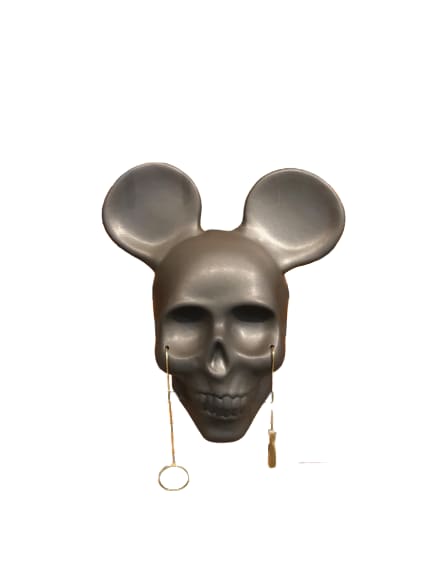 HARAJUKU SKULL II (MICKEY MATE) by Alonso Cartú 
