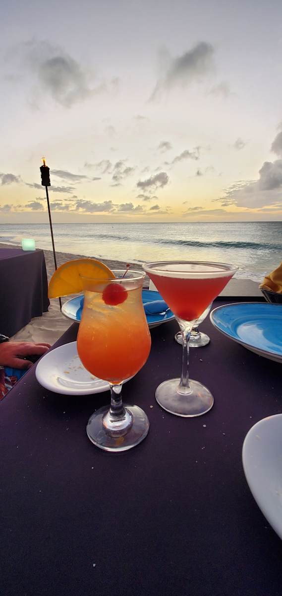 Anochi di Aruba by Dolores Anoli 