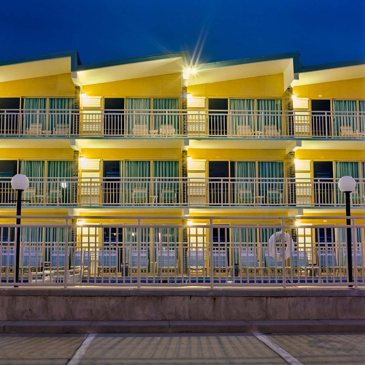 AttacheÌ, Wildwood New Jersey by Stefanie Klavens 