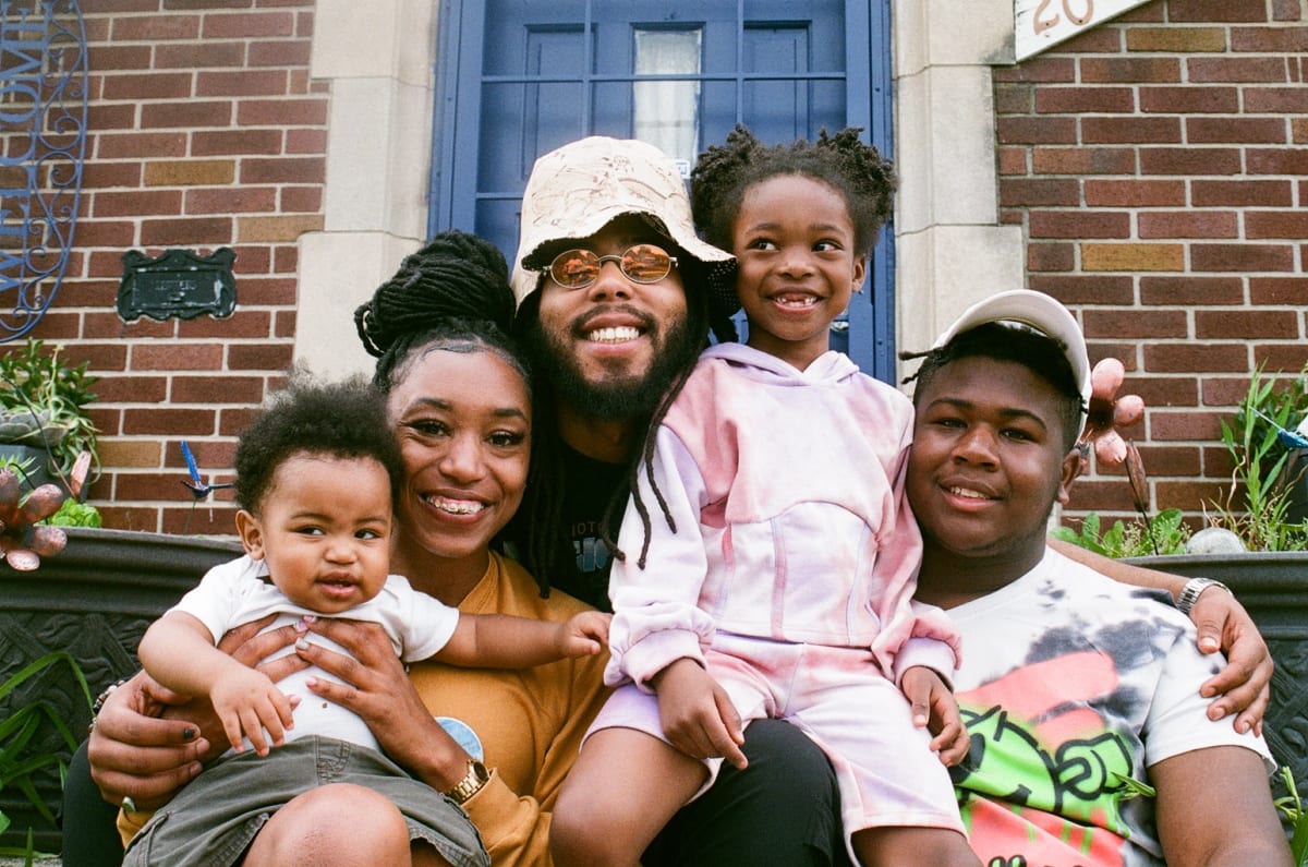 Siblings & Offsprings by Tony Whlgn 