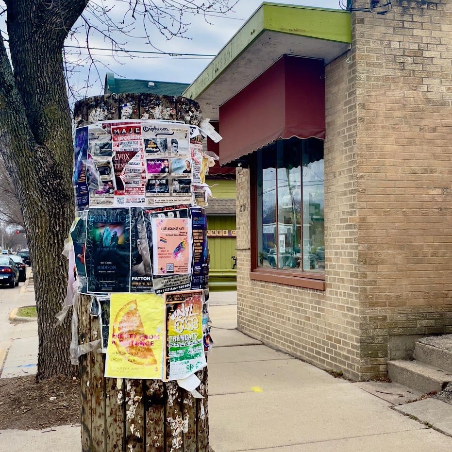 Buletin Board by Anat Ambar 