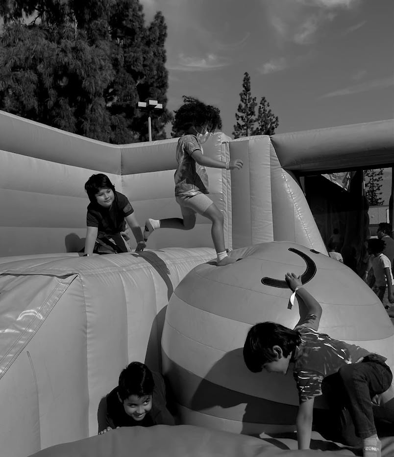 Bounsing by Anat Ambar 
