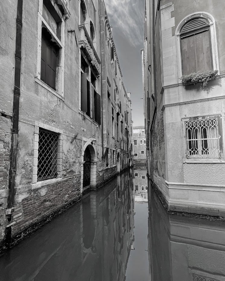 Building in Venice by Anat Ambar 