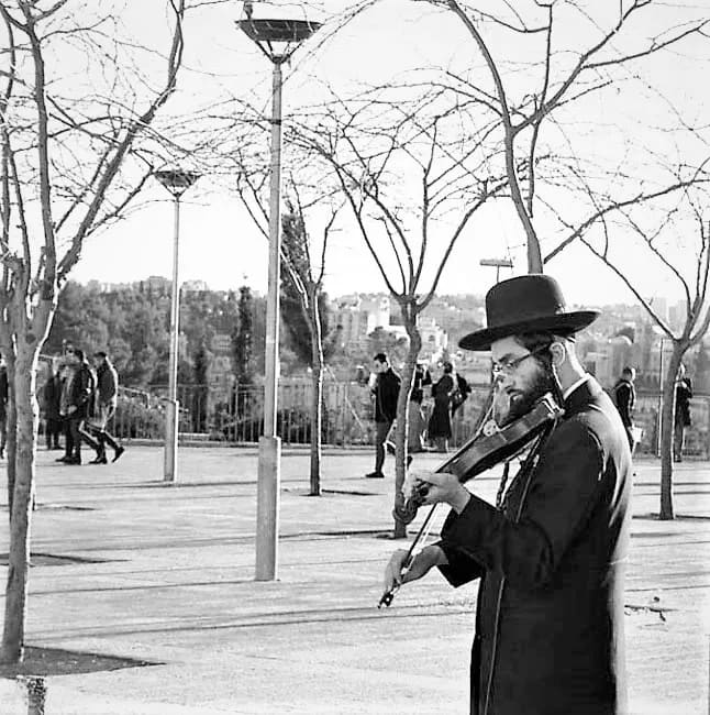 Street Violinist by Anat Ambar 