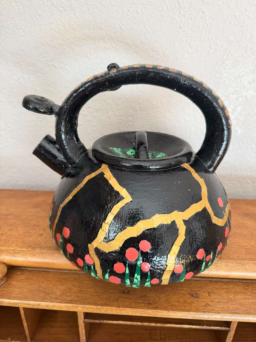 Kintsugi teapot by Dina Afek 