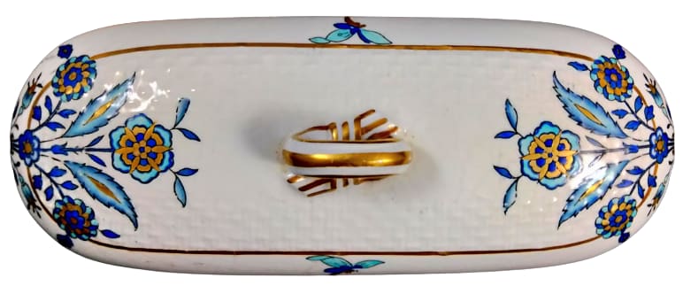 Unnamed (Elaborate Flowers) by W. T. Copeland & Sons 