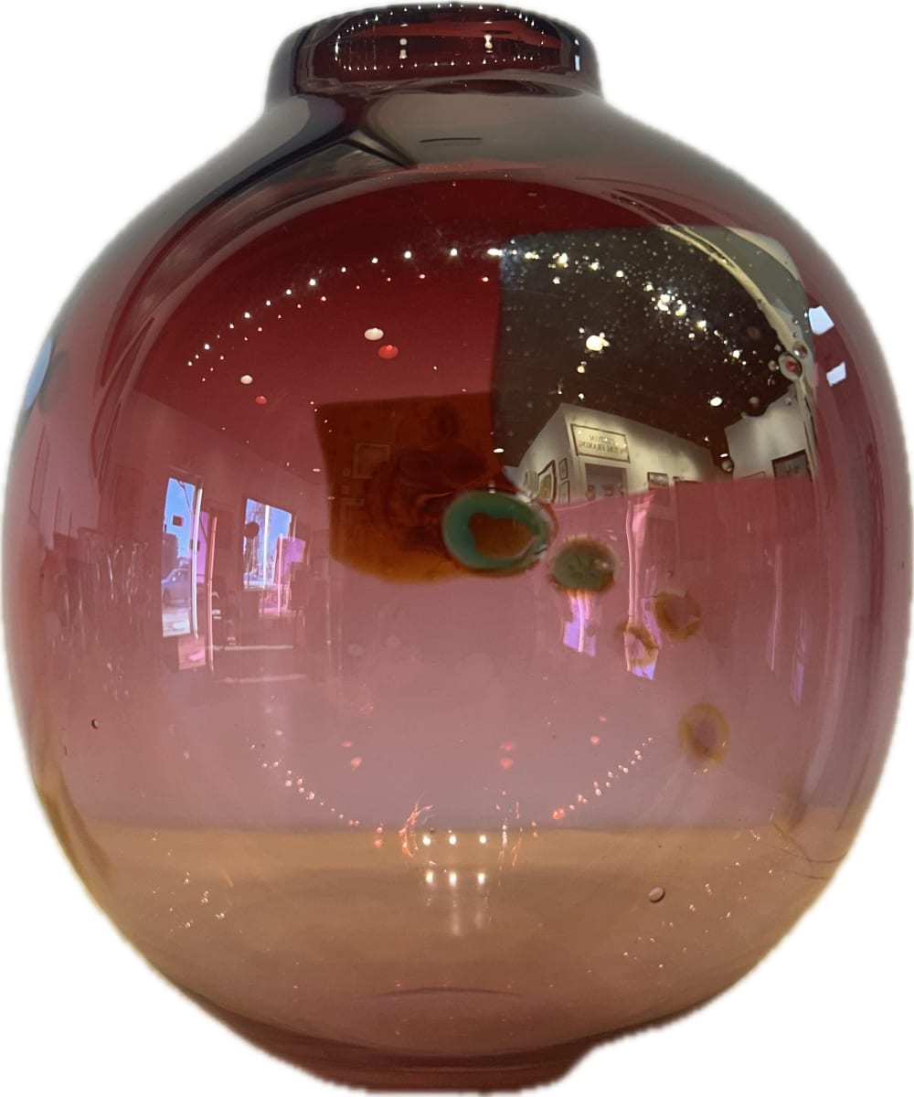 Vase by Ione Thorkelsson, Image 2.