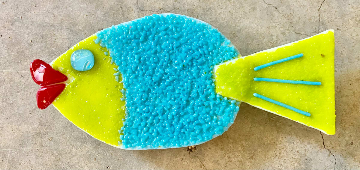 Garden Stake - Fish turquoise-spring green tail, Image 1.