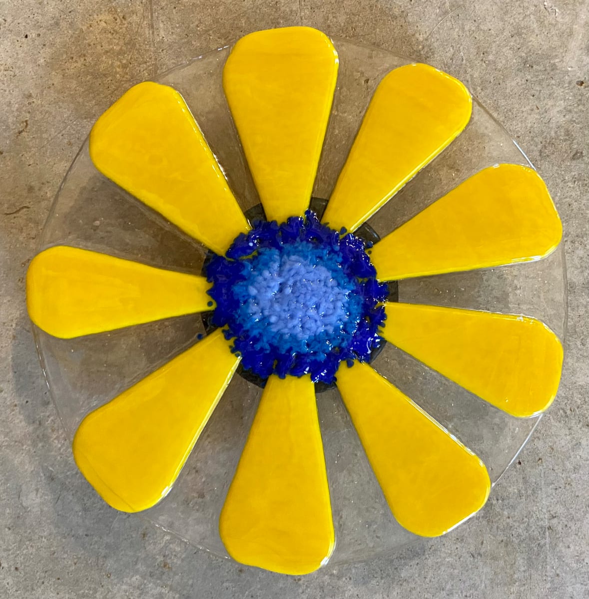 Garden Stake - Flower (clr w/yellow with shades of blue center), Image 1.