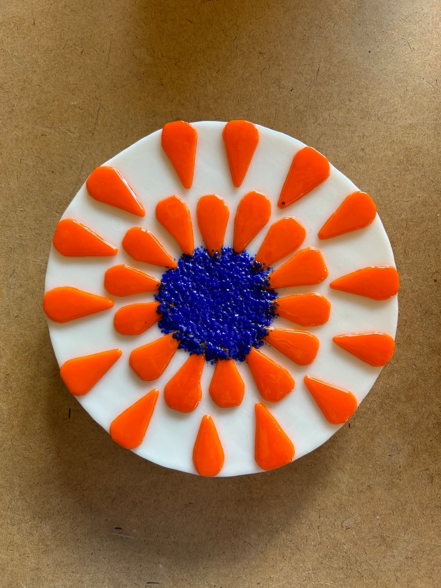 Garden Stake - Flower (on wh, orange w/blue center) by Cindy Cherrington 